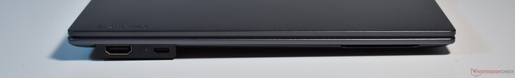 balra: HDMI, Thunderbolt 4