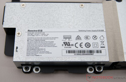 Belső tápegység 135 wattal (19 V; 7,1 A)