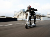 A Bo The Turbo 24.000 W-os kettős motorral rendelkezik, és 160 km/órás (100 mph) végsebességet kínál (Kép forrása: Bo)