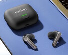 Az EarFun Air Pro 4 Plus két meghajtóval rendelkező vezeték nélküli fülhallgató 6 mikrofonos AI zajcsökkentéssel, Hi-Res hanggal és 36 órás üzemidővel rendelkezik. (Kép forrása: EarFun)