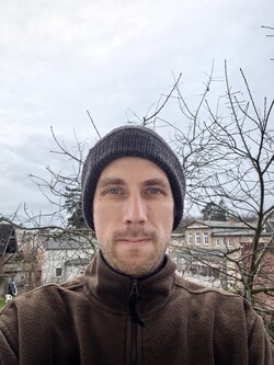 Szelfi a Huawei Pura 80 Pro 13 MP-es széles látószögű kamerájával 