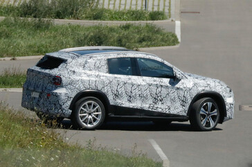 Mercedes GLA: Az új kompakt SUV az MMA platformon 2026-ban elektromos, 2027-től hibrid hajtású lesz. (Kép forrása: Autocar)