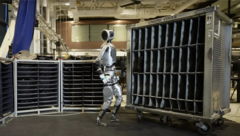 Az Atlas az emberi mozgáshoz hasonlóan mozog (Kép forrása: Boston Dynamics/YouTube)