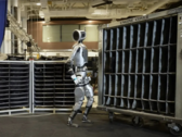 Az Atlas az emberi mozgáshoz hasonlóan mozog (Kép forrása: Boston Dynamics/YouTube)