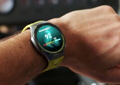 A Huawei Watch GT 7 Pro szemet gyönyörködtető zöld és sárga színben is kapható.