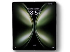 A Vivo X Fold5 IP5X és IPX9+ tanúsítvánnyal rendelkezik a por és a víz behatolása ellen. (Kép forrása: Vivo)