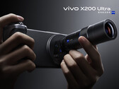 A Vivo X200 Ultra egy rejtett fegyvert rejt a kabátujjában, amely kibővíti a 200 MP-es teleobjektíves kamera képességeit. (Kép forrása: Vivo)