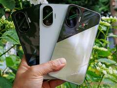 Oldalcím A Xiaomi korai szentesített képeken és unboxing videóban utalásokat tesz a Poco F7 okostelefonra Összefoglaló A Xiaomi most felfedte a Poco F7-et három induló színválasztékban. Bár a vállalat egyelőre hallgat a specifikációkról, a Poco F7 Limited Edition ízelítőt adott abból, hogy mi várható a Poco F7 sorozat harmadik és valószínűleg legolcsóbb kiadásából. Kulcsszavak Xiaomi, Xiaomi Poco F7, Poco F7, Android, okostelefon, Qualcomm, Qualcomm Snapdragon Kép fejléc A Poco F7 már a kezünkben van a három bevezető színvariációval. (Kép forrása: Notebookcheck) #text A Xiaomi lerántotta a leplet a Poco F7-ről a június 24-i teljes bemutató előtt. Ahogy arról külön is beszámoltunk, a vállalat elkötelezte magát amellett, hogy nem csak Indiában, hanem globálisan is kínálja a készüléket. Az előbbire egyébként most a Geekbench-en is felbukkantak bizonyítékok. A jövő hét előtt a Xiaomi engedélyezte, hogy fotókat tegyünk közzé a Poco F7 három megjelenési színében. Ezek alapján megerősíthetjük, hogy a készülék fémkeretet kapott, megfelelő gombokkal és szemet gyönyörködtető kameraházzal. Bár a kinézet mást sugallhat, az egyes objektíveken található zöld villogók pusztán dekoratívak és nem aktív LED-ek. Mindeközben úgy tűnik, hogy még a Limited Edition változat is globális megjelenésre készül. A kvázi áttetsző kivitelben sportoló Limited Edition modellről az is kiderül, hogy a Poco F7 Qualcomm Snapdragon chipkészlettel és 50 MP-es elsődleges kamerával érkezik majd, amelyet OIS segít, akárcsak az előtte lévő Poco F7 Pro (jelenleg 599,99 dollár az Amazonon). Sajnos további specifikációkat egyelőre nem tudunk megosztani. További részletekért nézze meg a TechTablets alábbi videóját a jövő keddi bemutató esemény előtt. Forrás(ok): Https://www.youtube.com/watch?v=t-YuUf7rufs Amazon link https://www.amazon.com/Xiaomi-Tmobile-Global-Unlocked-24117RK2CG/dp/B0F2N4MPTC Kapcsolódó cikkek Megjegyzések fémkeret, fém gombok a várakozásoknak megfelelően, a limitált kiadás kvázi áttetsző kivitelű