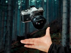 Az OM-3 Astro az asztrofotózásra lett optimalizálva, de ugyanolyan kompakt marad, mint a hagyományos OM-3