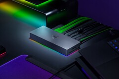 A Razer Thunderbolt 5 Dock RGB világítással és M.2 SSD foglalattal rendelkezik (Kép forrása: Razer)