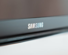 A Samsung TV szolgáltatással kapcsolatos probléma úgy tűnik, hogy egy közös háttértár vagy felhőalapú infrastruktúra hibájából ered, bár a vállalat még nem adott ki hivatalos nyilatkozatot. A képen - a Samsung logója egy tévén. (Kép forrása: Marcel Strauß on Unsplash)