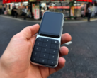 A Sidephone (a képen) egyedi, cserélhető billentyűzettel rendelkezik, amely mágneseket és klipszeket használ. (Kép forrása: Reddit)