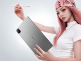 Az Honor MagicPad 4 a tollával együtt látható egy előzetes képen