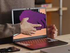 A Framework Laptop 13 Pro egyedi, érintésérzékeny kijelzővel rendelkezik.