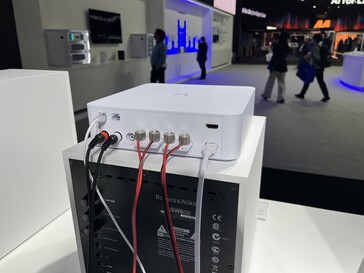 A Poweramp hátoldalán található portok