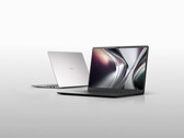 A Wildcat Lake Gram Book laptop viszonylag kompakt és könnyű kialakítású. A képen: egy promóciós fotó, amelyen a két színváltozat látható.
