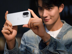 Az Ace 6 megerősítést nyert, hogy 50 MP-es Sony kamerával rendelkezik a hátlapon. A képen: egy promóciós kép a telefonról. (Kép forrása: OnePlus)