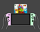 Nintendo Switch a kezében a Super Mario 3D World virtuális játékkártyával.