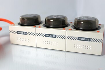 ...és "Node 01", "Node 02" és "Node 03" a másik oldalon.
