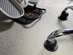 A szék és a cross trainer közötti távolságnak megfelelőnek kell lennie