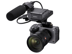 A Sony FX5 (ILME-FX5) külső mikrofonok és kiegészítők felszerelésére szolgáló XLR-fogantyúval rendelkezik.