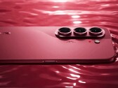 A Tecno Camon Slim 5G csak kissé vastagabb, mint az iPhone Air, de az akkumulátorának kapacitása majdnem kétszer akkora.