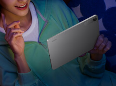 A Redmi Pad 2 SE elérhető a Giztopon 229 dollárért. A képen: a tablet hátlapi kialakítását bemutató promóciós kép.