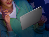 A Redmi Pad 2 SE elérhető a Giztopon 229 dollárért. A képen: a tablet hátlapi kialakítását bemutató promóciós kép.
