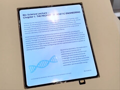 A Samsung Display gyűrődésmentes kijelzőtechnológiája a CES 2026 kiállításon. (Kép forrása: Max Jambor)