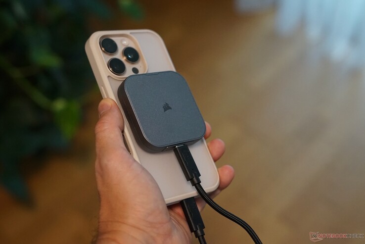 Corsair EX400S iPhone-on