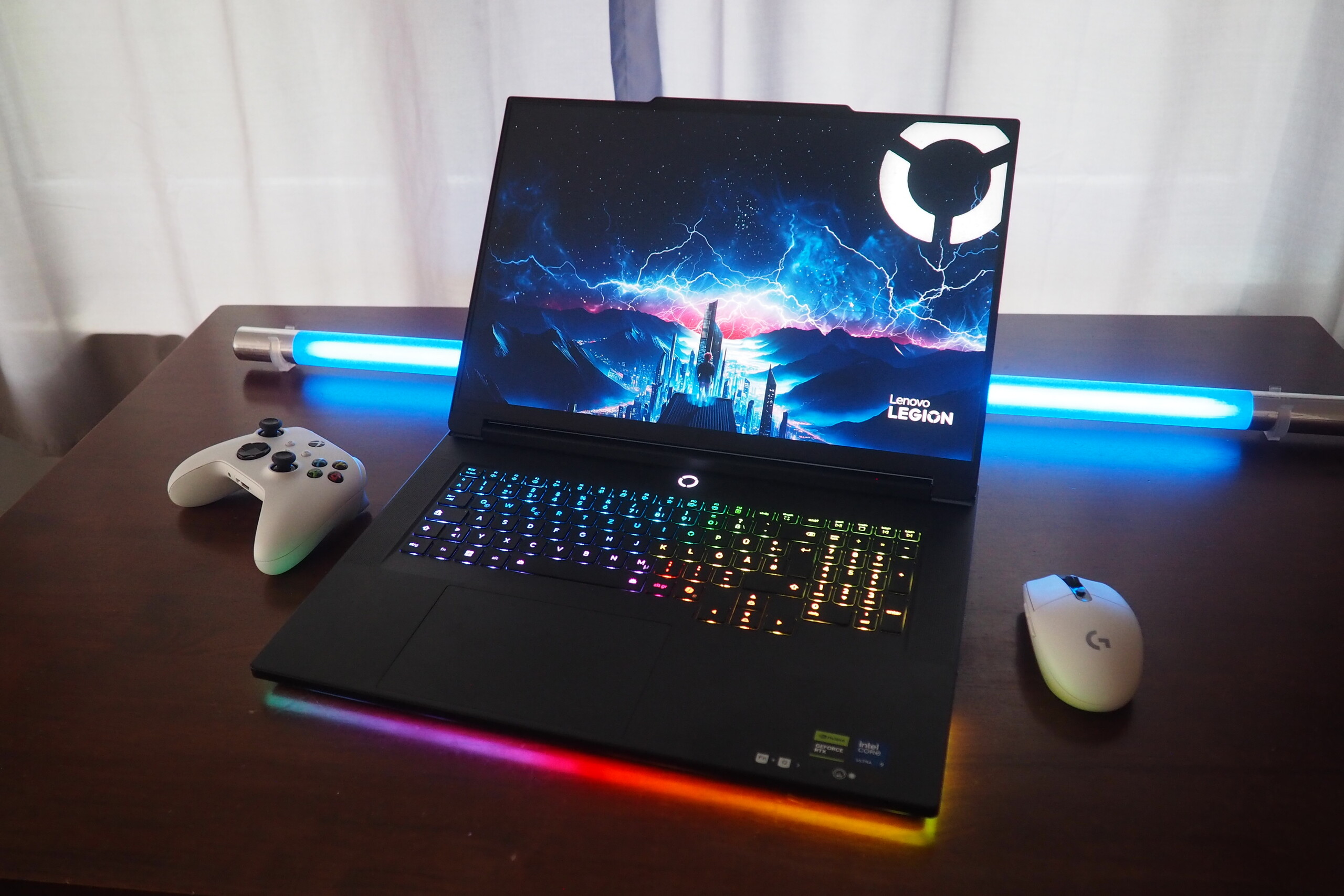 Lenovo Legion 9 18 RTX 5090-cel a felülvizsgálatban