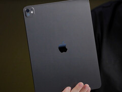 A következő Apple iPad Pro 13 hátulról. (Kép forrása: Wylsacom)