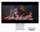 A képen az új M6 Mac mini látható egy Studio kijelző mellett. Valamilyen film fut éppen.