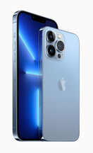 Apple iPhone 13 Pro Sierra Blue színben. (Kép forrása: Apple)