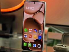 Oppo Find X8 Ultra felülvizsgálat. (Kép forrása: Marcus Herbrich/Notebookcheck)