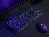Turtle Beach Vulcan II TKL billentyűzet és Burst II Pro vezeték nélküli játékegér az asztalon (Kép forrása: Turtle Beach PR)