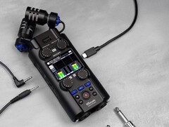 A Zoom bemutatja a H5studio Handy Recordert, amely nagyméretű mikrofonokkal rendelkezik, és kiváló minőségű hangfelvételek rögzítésére képes a forgatáson. (Kép forrása: Zoom)