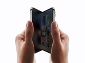 Az Apple iPhone Duo a jelek szerint nem tudta teljesen megoldani a "gyűrődés problémáját".