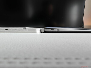 iPad Pro 11 2025 M5 és Magic Keyboard (balra) vs. Apple MacBook Air M1 (jobbra)