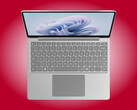 A 13 hüvelykes Surface Laptop súlya körülbelül 1,2 kg.