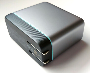 A bal, alsó és hátsó oldal nézete.