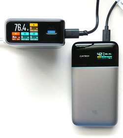 Cuktech 10 Ultra gyorstöltés egy Cuktech 15 Air power bankkal.