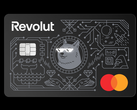 A Revolut Mastercard LED-ekkel. A „szemek” kigyulladnak fizetés közben.
