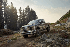 Ford F-150. A vállalat új mesterséges intelligencia-asszisztense arra szolgál, hogy megválaszolja a tulajdonosok járműveikkel kapcsolatos kérdéseit.