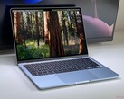 Appleaz M4 MacBook Air (a képen) az Amazonon az eddigi legalacsonyabb árra csökkent. (Kép forrása: saját)
