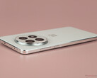 A OnePlus 13-at egyfajta "akkumulátor-forradalomnak" tekintettük, amikor tavaly áttekintettük. (Kép forrása: Notebookcheck)