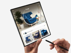 A Samsung hivatalosan július 9-én mutatja be a Galaxy Z Fold7-et, a képen látható régebbi modell. (Kép forrása: Samsung)