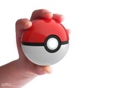 A hivatalos, klasszikus piros-fehér Poké Ball.