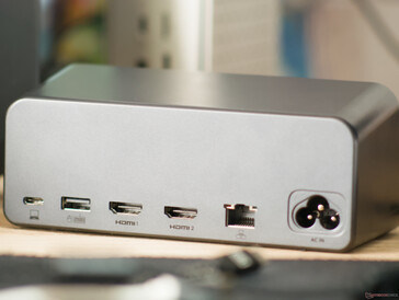 A MOKiN 13 az 1-ben USB-C dokkolóállomás hátsó portjai üresek