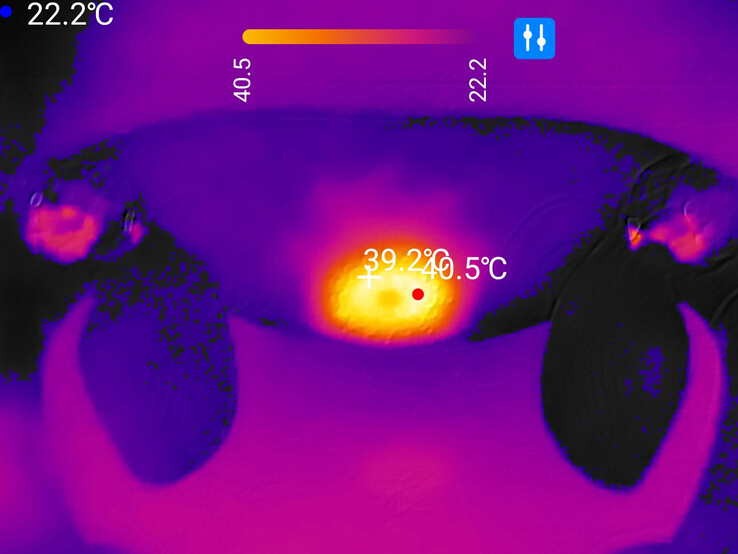 A maximális hőmérséklet kb. 40 C (104 F)